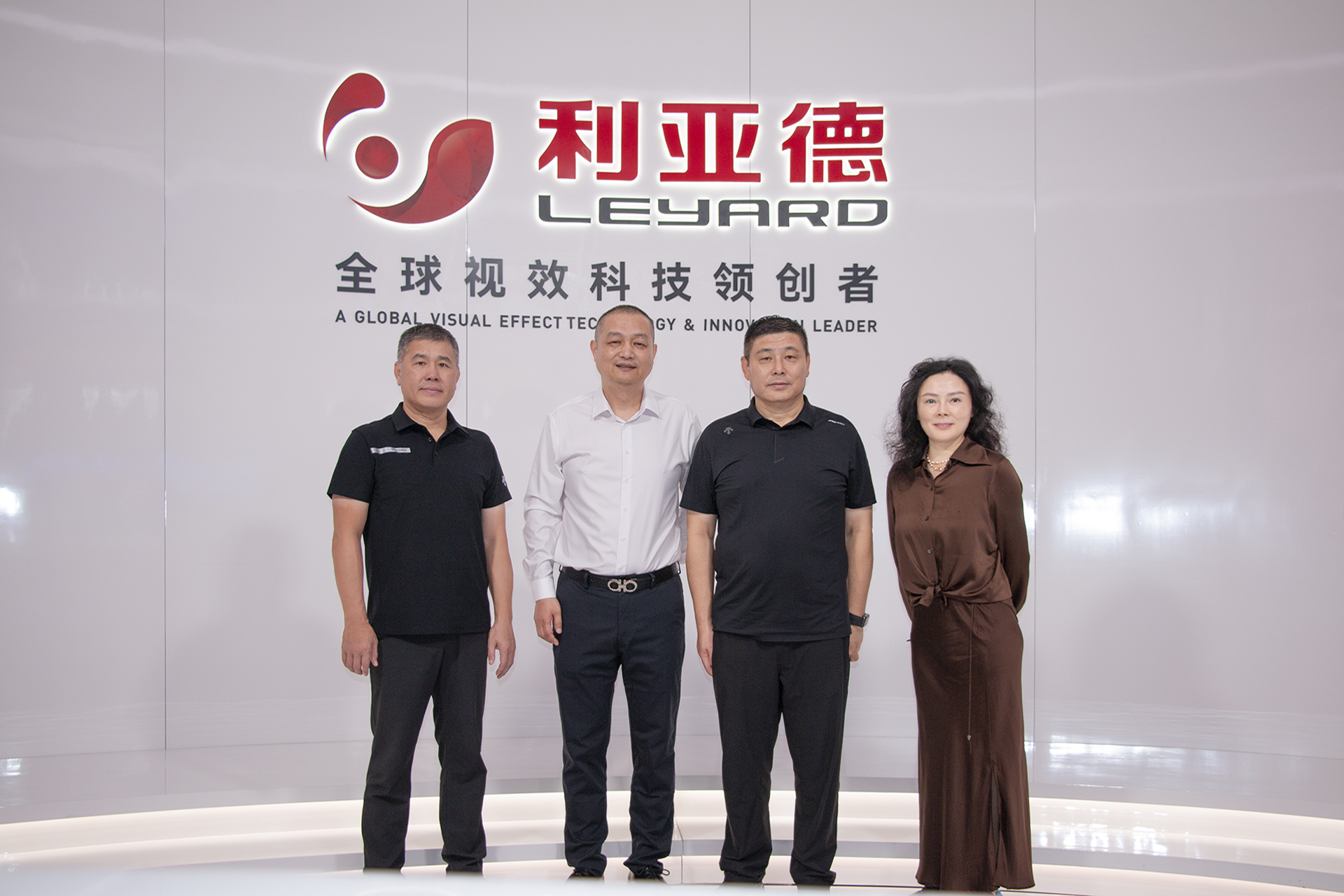 沉庆千里科技股份有限公司周宗成总裁等辅导一行光临J9集团南方总部调查互换